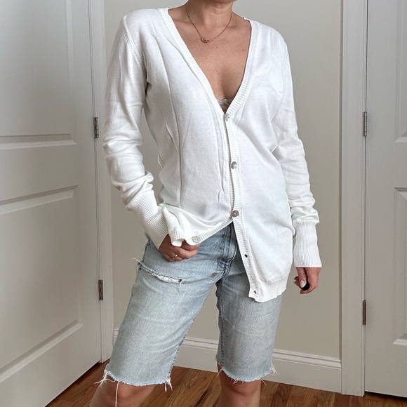 Long Sleeve V-neck Cardigan - Picture 2 of 9